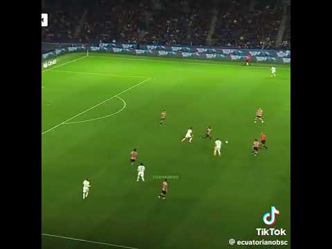 WILLIAM PACHO vs RENNES