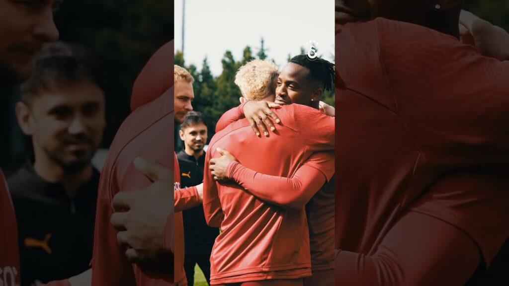 Bugünkü antrenman öncesinde Michy Batshuayi’nin doğum günü kutlandı! 🎂🥳