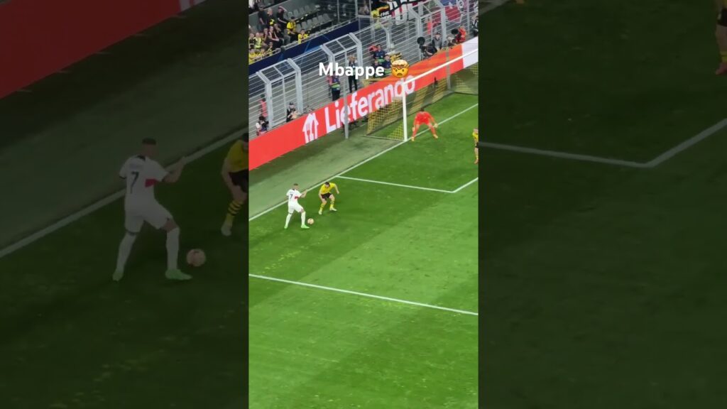 GOAT #mbappe #kylianmbappe #championsleague #bvb #fußball #dribbling #dembele #hummels #shorts