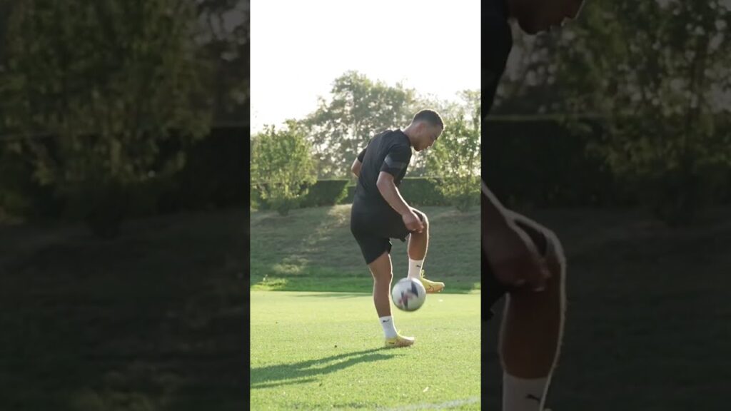 Sergiño's knack for no-look master strokes 😉🇺🇸 | #shorts