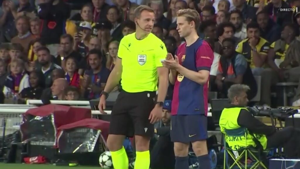 Tremenda ovación a FRENKIE DE JONG tras volver de lesión