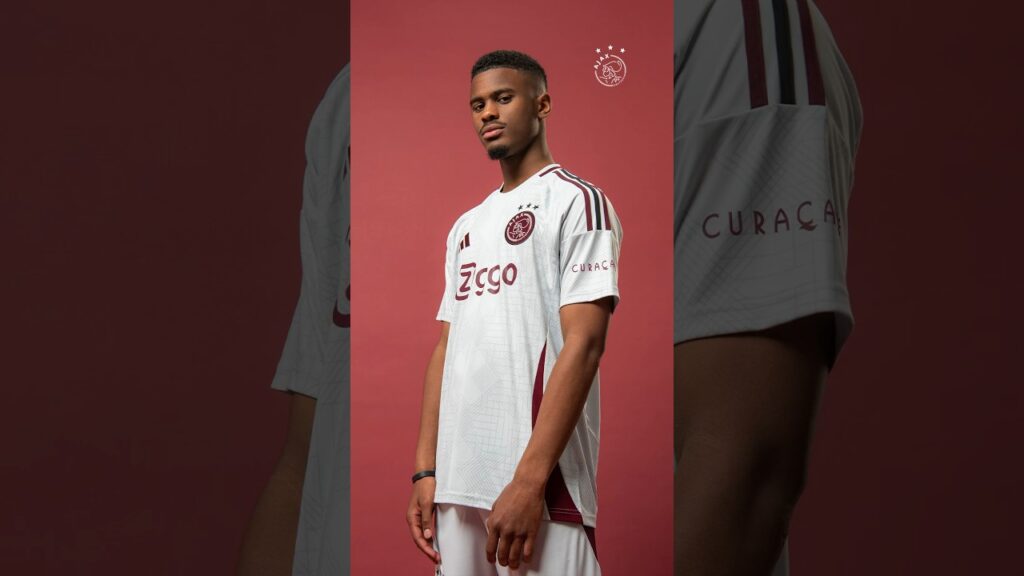 These Ajax third kit pictures are absolutely… 🩸