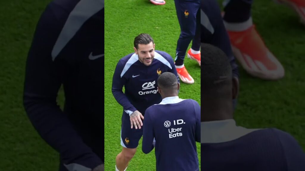 Un joyeux anniversaire à Théo Hernandez pour ses 2️⃣7️⃣ ans 🎉 #football #equipedefrance #fff