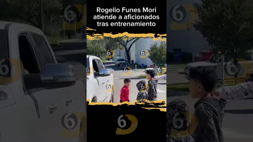 Rogelio Funes Mori se toma selfies con aficionados tras entrenamiento de #Rayados #futbol