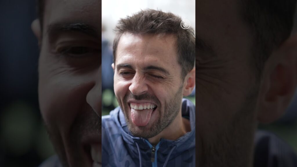 Bernardo Silva plays FC 25! 😭 | #Shorts #mancity