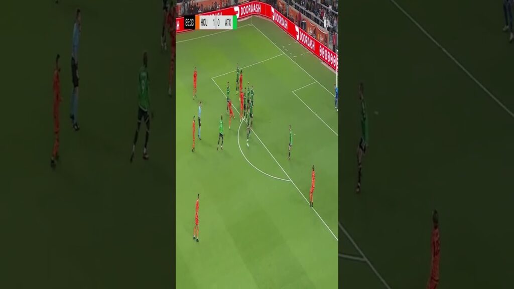 Captain Hector Herrera coming in Hot #shorts