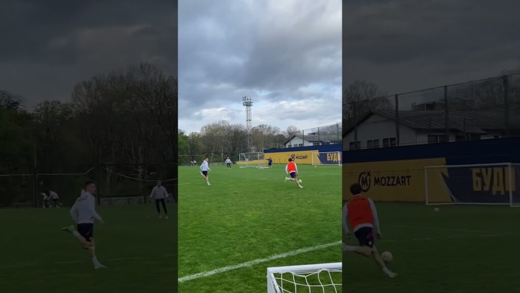 Može Borjan i nogom 😎