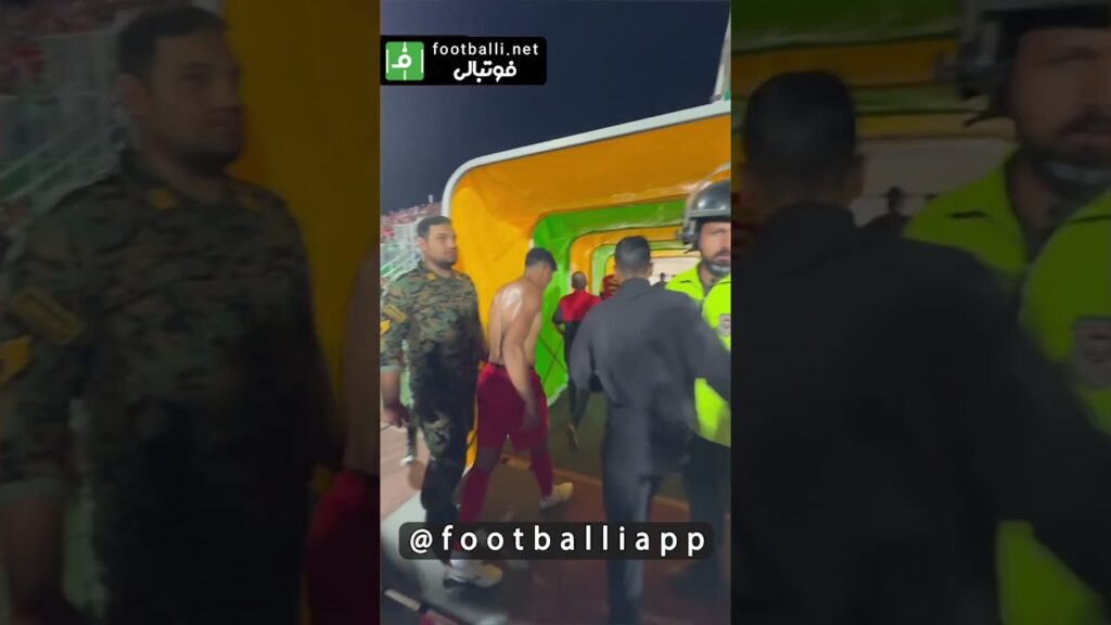 اهدای پیراهن ایوب العملود و گندوز به هوادار پرسپولیس