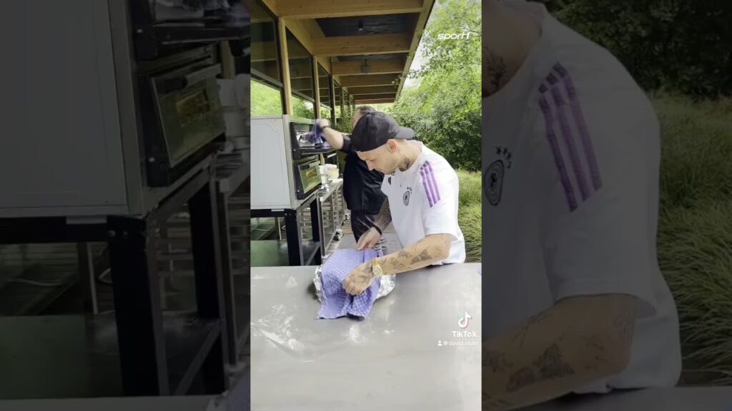 Eine wahre Bromance zwischen Kimmich und Raum! 😅🥰 #shorts #dfb