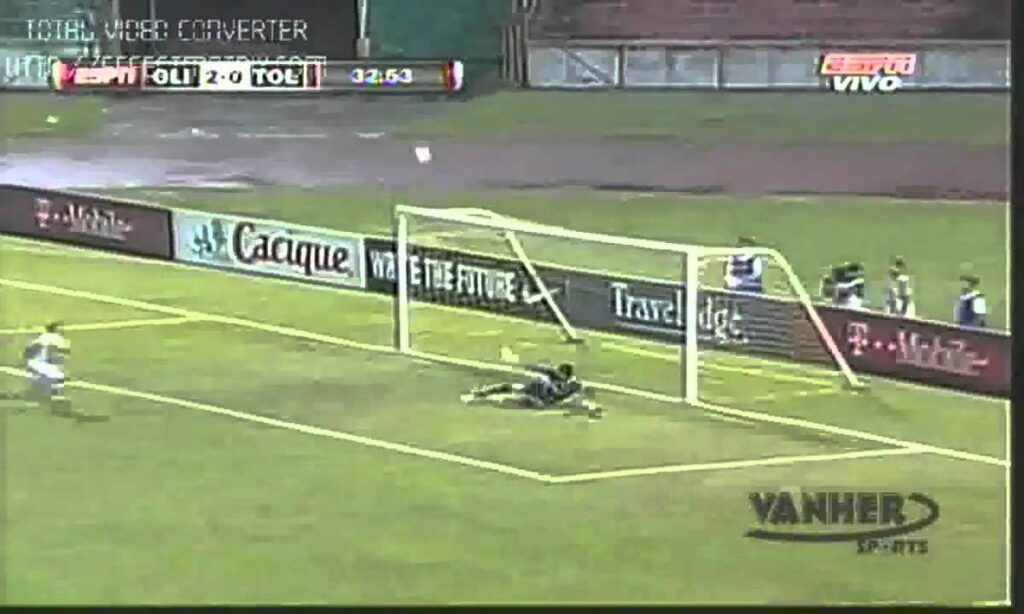 Grandes atajadas de alfredo talavera en el toluca.swf