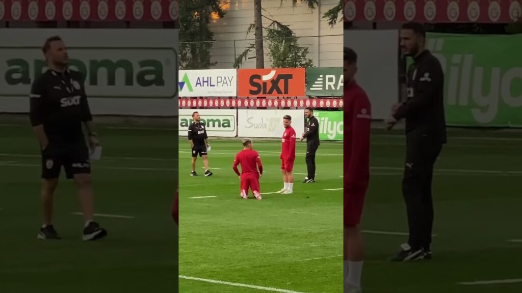 Antrenman öncesinde Dries Mertens ve Lucas Torreira! #Galatasaray