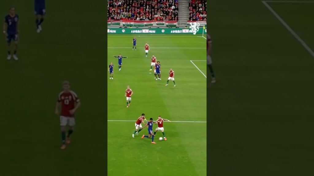 Denzel Dumfries never gives up. ❤️‍🔥#NothingLikeOranje