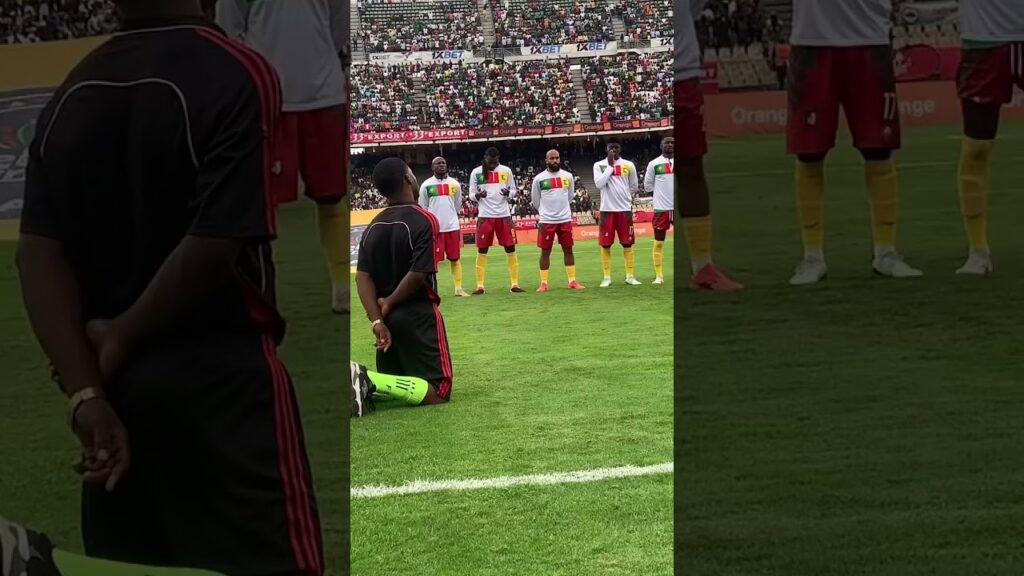 Zambo Anguissa en prière avant d’affronter le Kenya