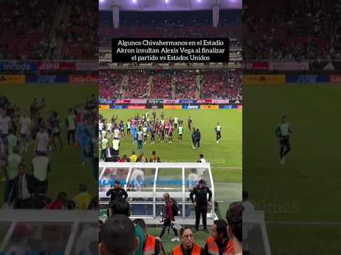Alexis Vega es insultado por Chivahermanos en el Estadio vs usa #mexico #mexico #ligamx #chivas