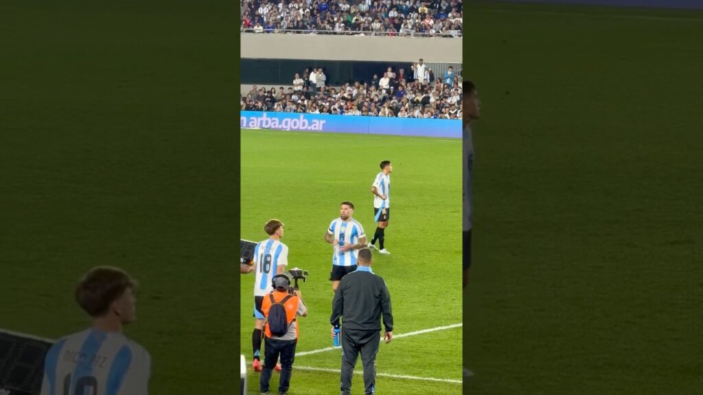 APLAUSOS PARA OTA 🫡👏🏻 #futbol #fyp #fypyoutube #otamendi #scaloneta #argentina #messi