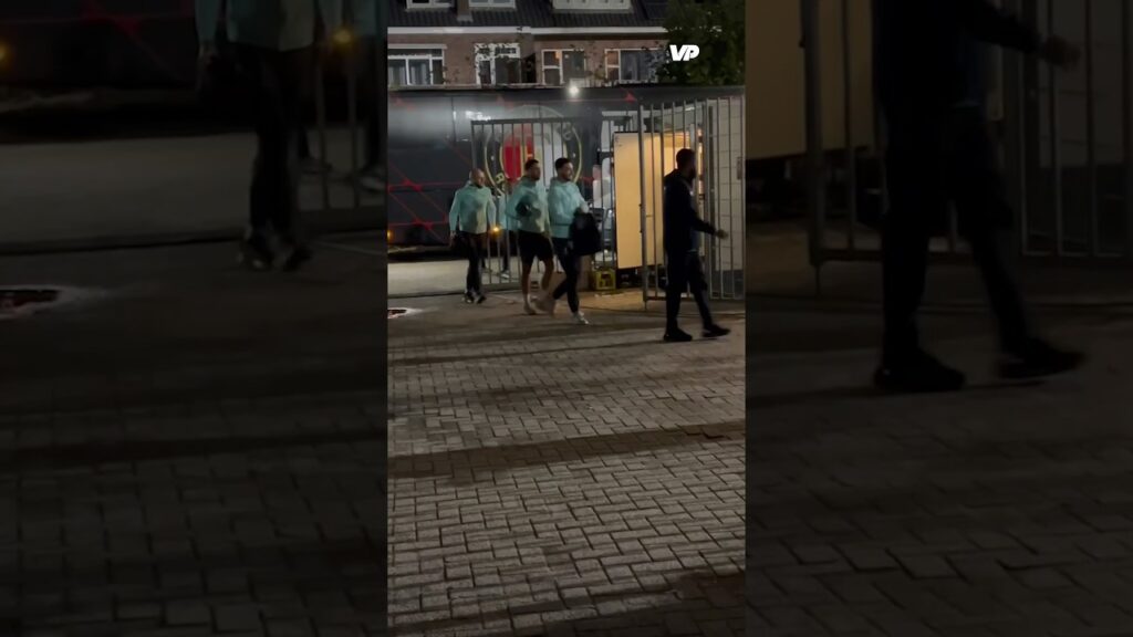 Een boodschap voor Bijlow en een hartelijk ontvangst voor Ueda bij Go Ahead 😜🔥 #feyenoord