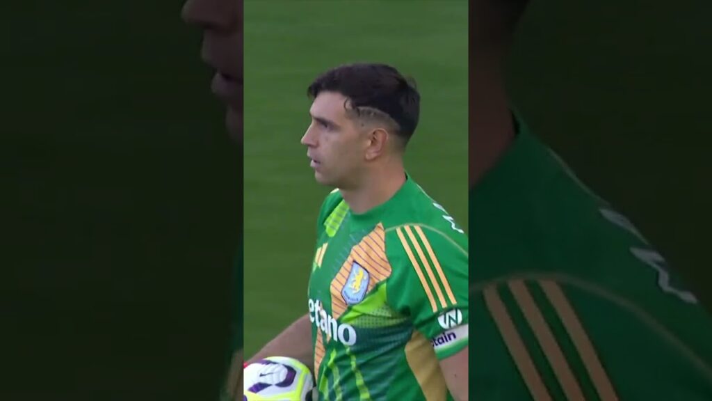 Emi Martínez's penalty save against Fulham 🤩