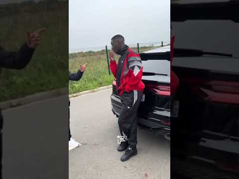 Randal Kolo Muani a passé du temps avec des supporters à la veille de la rencontre face au PSV. ❤️💙