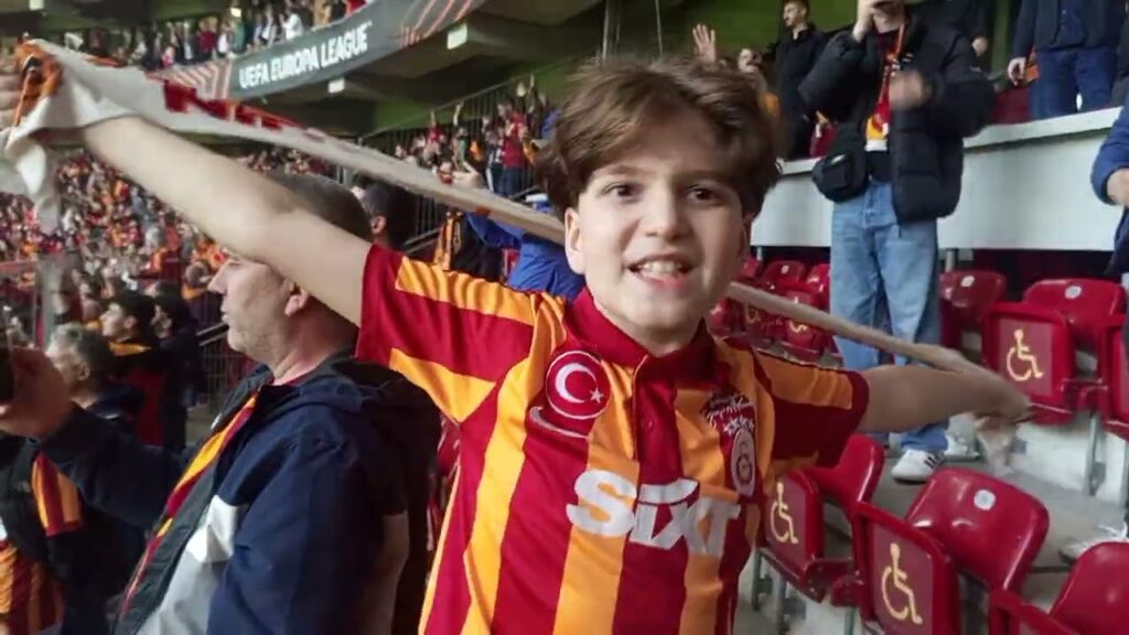 Galatasaray 1 0 Elfsborg Gol Mauro İcardi Tribün Çekim!!