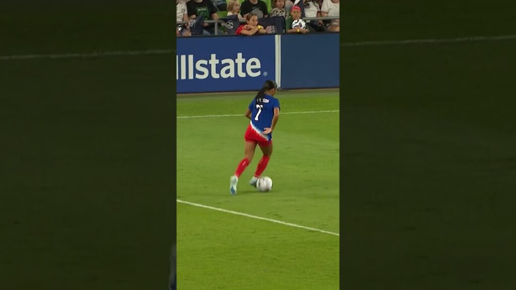 19-year-old Alyssa Thompson scores a banger for her first USWNT goal ☄️