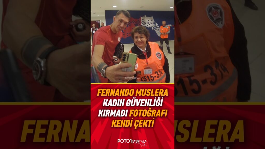 Muslera fotoğraf çektirmek isteyen bir kadın güvenliği kırmadı fotoğrafı da kendisi çekti. #muslera