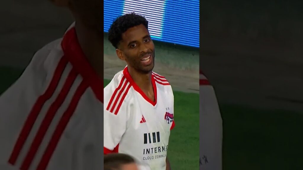 Hugo Lloris 1v1 save to secure 1st place. | #LAFC #HugoLloris #Lloris #MLS #goalkeeper