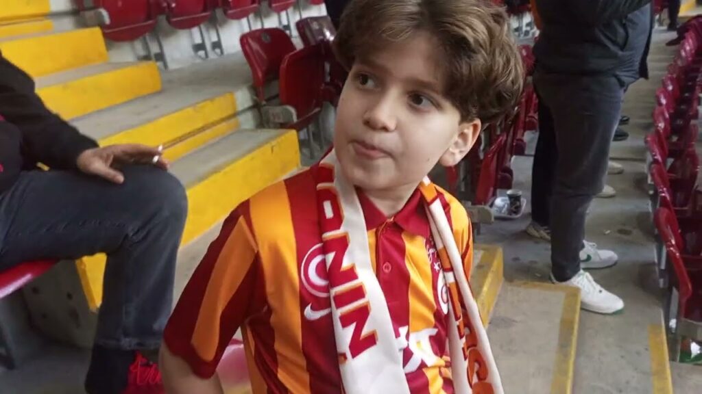 Galatasaray 2 0 Elfsborg Gol Abdülkerim Bardakçı Tribün Çekim!!