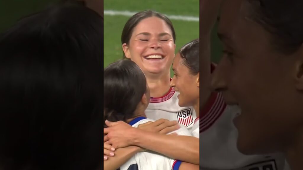 Emma Sears scores on her USWNT debut 💫