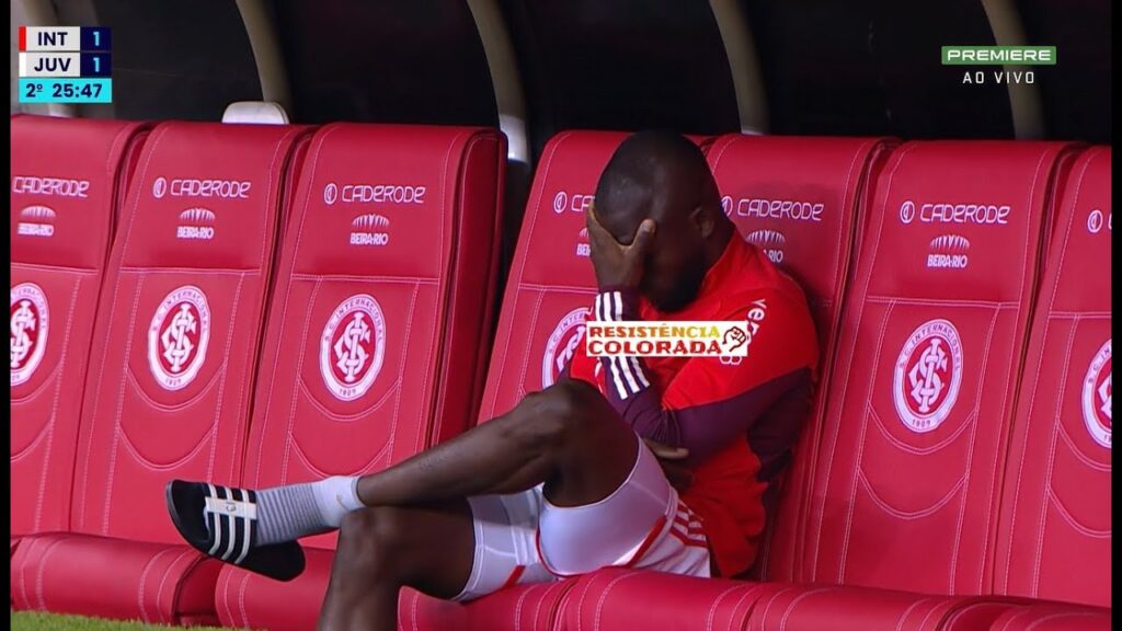 JORNALISTA DÁ SUGESTÃO INUSITADA PARA TERMINAR MÁ FASE DE ENNER VALENCIA NO INTER