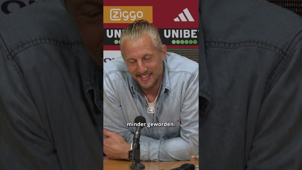 'Je twijfelt aan mijn ogen omdat ik wat ouder ben?' 😂👀 #pasveer #ajax #ajapan