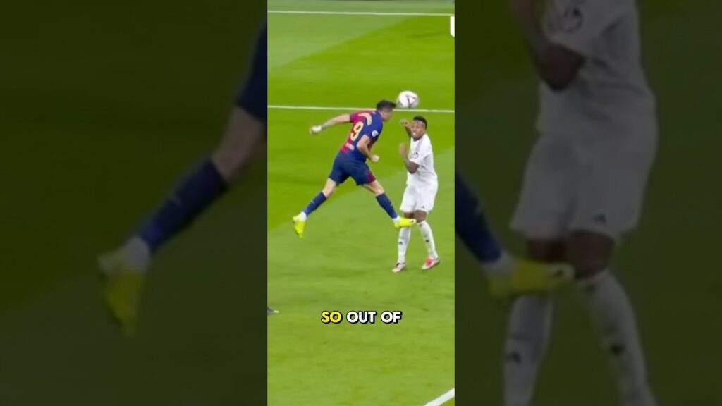 Militao was Exposed in El Classico #defending  #militao #lewandowski #elclasico