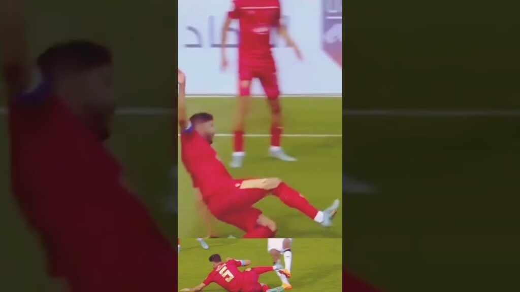 أول بطاقة حمراء في البطولة العربية من نصيب يحيى جبران لاعب الوداد بعد تدخل عنيف مع لاعب السد! 😲