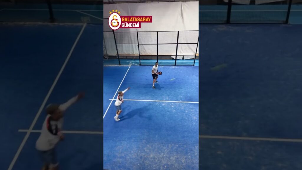 Lucas Torreira ve Fernando Muslera padel oynuyor #shorts #galatasaray