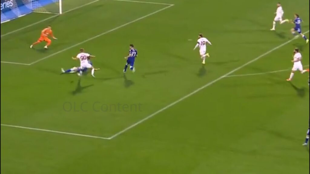 C.De Ketelaere Vs Dinamo (26/10/2022) Young boy in Champions League