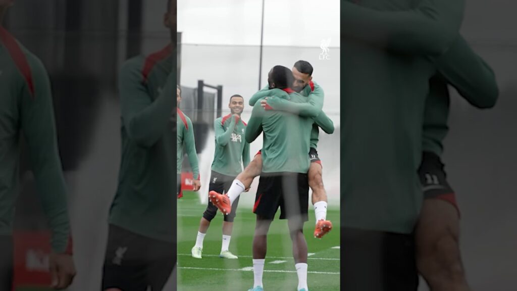 Wholesome Salah & Konate moment 🤗