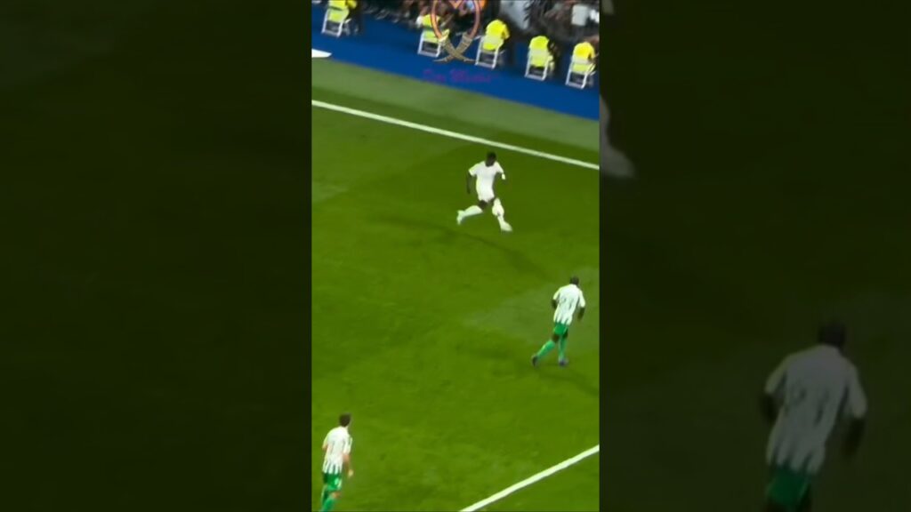 Vinicius Jr imite Zidane et se joue de Youssouf Sabaly