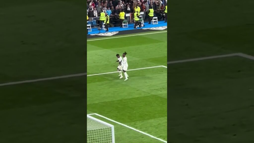 VINI JR AND EDUARDO CAMAVINGA DANCING AGAIN #vinijr #camavinga #dance