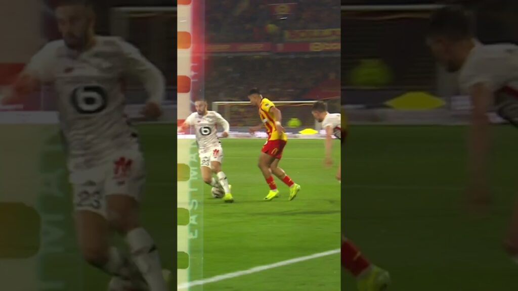 le petit-pont d'Anass Zaroury 😚 #ligue1 #ligue1mcdonalds #footballedit #nutmeg