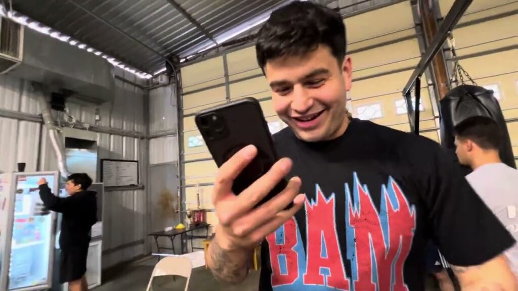 BIG G SAHRES CHILDHOOD STORIES FROM MEXICO WITH OSCAR DUARTE - ESNEWS BOXING