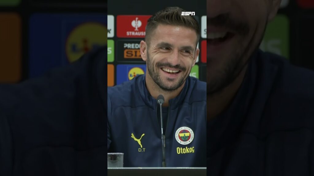 🎙️ Dusan Tadic in bloedvorm op persconferentie 😂
