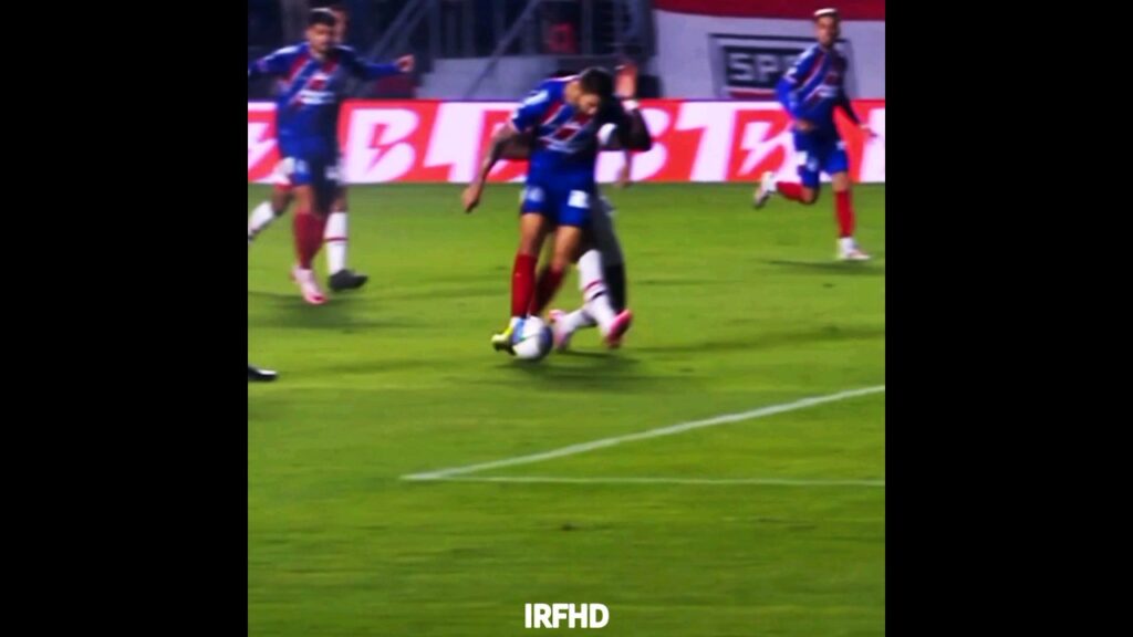 SIMPLESMENTE ARBOLENDA! 🛡️🇾🇪 #shorts #arboleda #spfc #sãopaulofc #irfootballhd