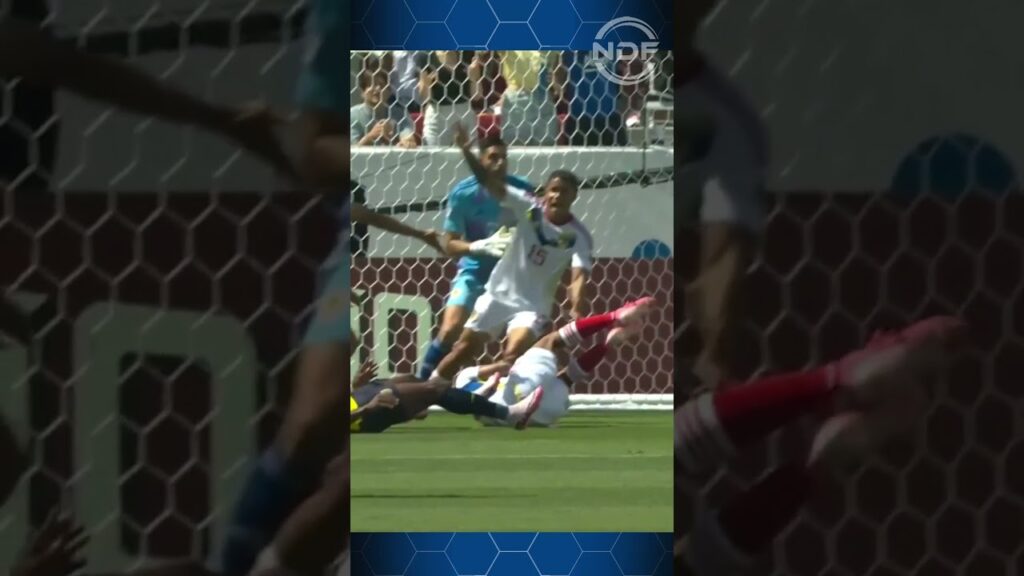 A Enner Valencia le sacaron roja directa por esta jugada contra Venezuela en la Copa América