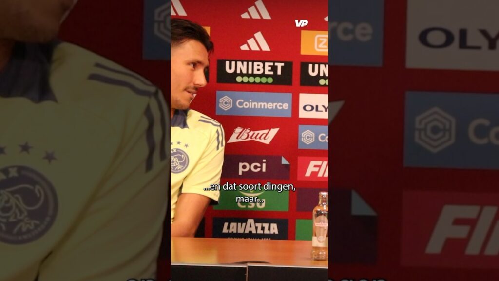 🤦‍♂️ BERGHUIS reageert OPMERKELIJK op VRAAG voor FARIOLI! 👀 #Ajax #Amsterdam