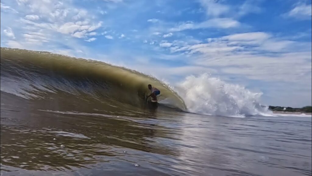 SURFING PSYCHO BARRELS IN NICARAGUA