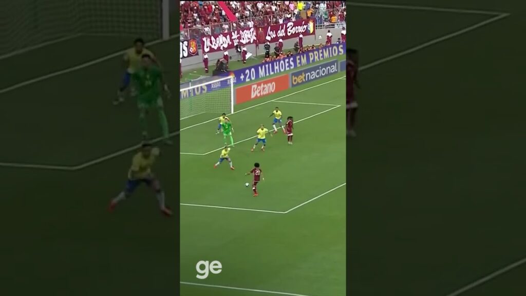 BRUNO GUIMARÃES QUASE ENTREGA A PAÇOCA | VENEZUELA X BRASIL | #shorts | ge.globo