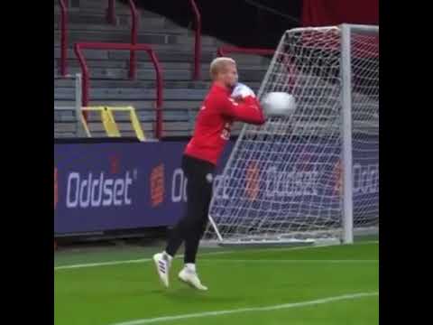 Kasper Schmeichel - "The Danish catch"