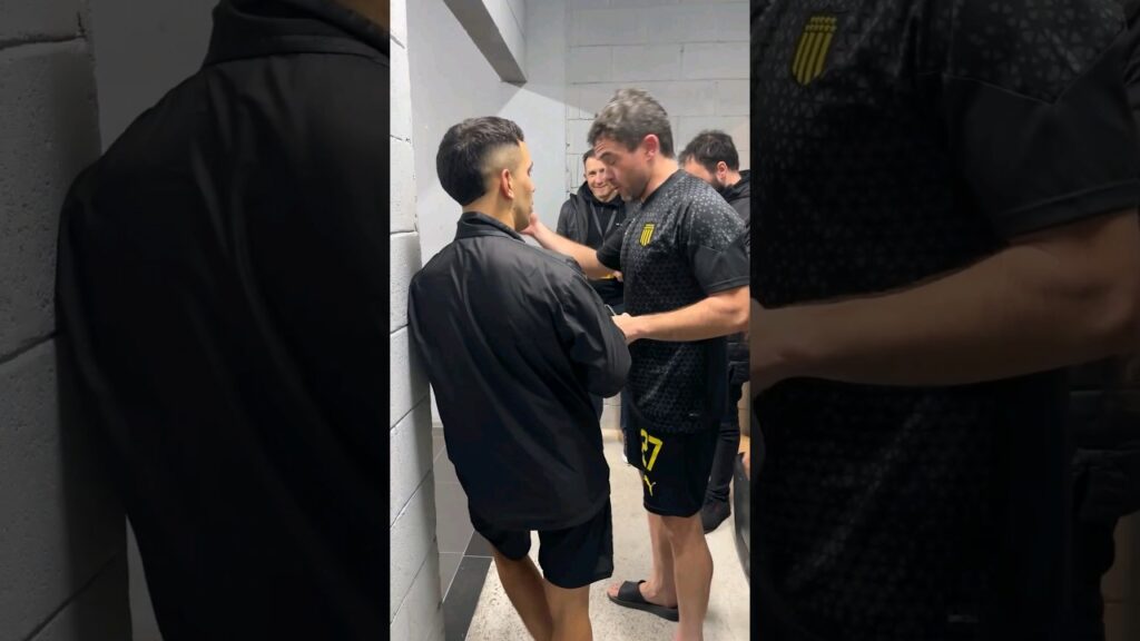 Lucas Hernández le explica su gol a Leo Fernández #peñarol #futbol #copalibertadores