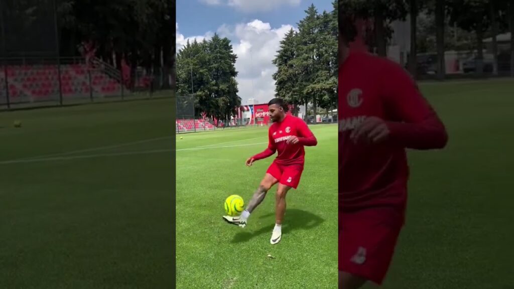 Así es el entrenamiento de Alexis Vega  #cdt #futbol