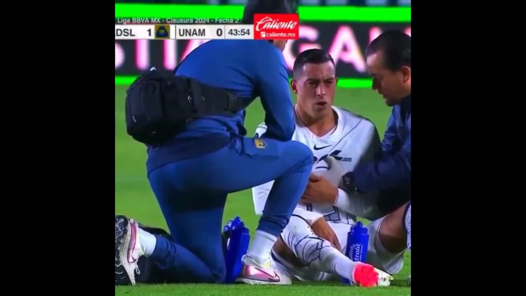 Momento del choque que provocó la lesión de Rogelio Funes Mori