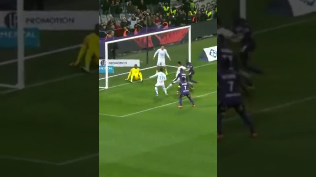 WHAT AN OUTSTANDING SAVE FROM STEVE MANDANDA 🥶🥶😱😱😎 #mandandasteve#golazo